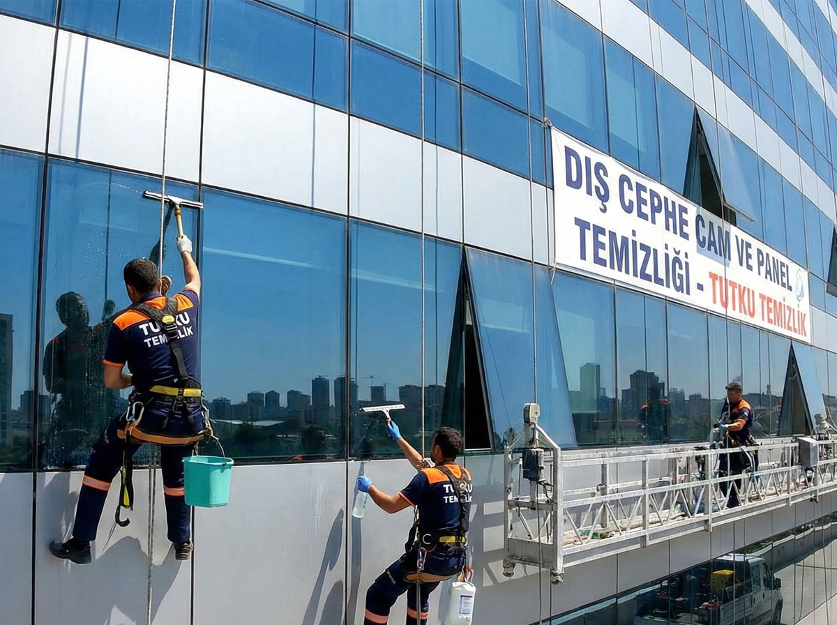 Dış Cephe Cam ve Panel Temizliği